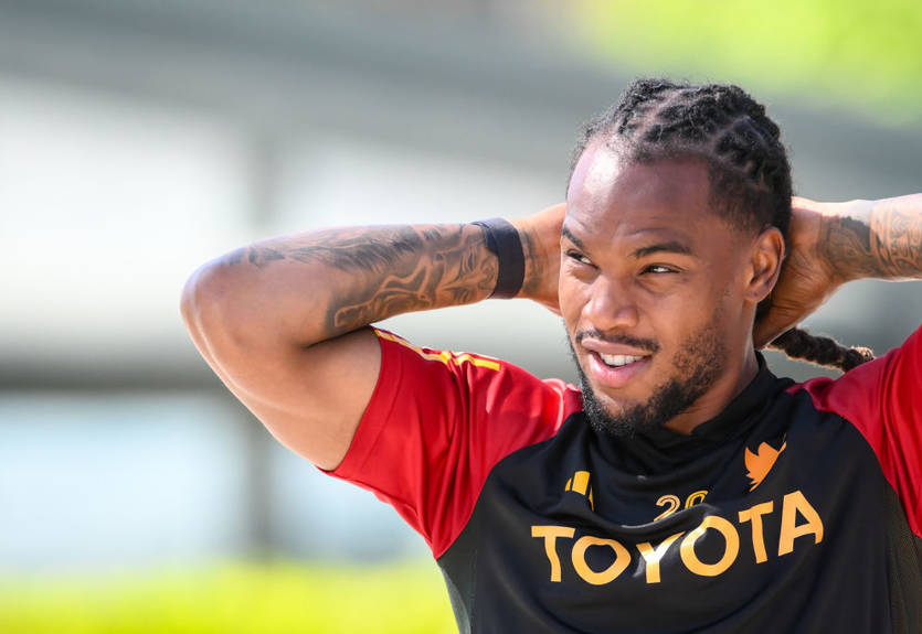 Хавбек сборной Португалии оказался ненужным ни Роме, ни ПСЖ