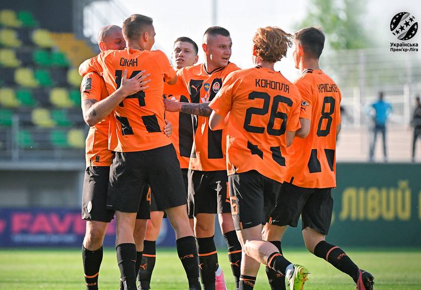 Шахтер разгромил Черноморец и приблизился к завоеванию чемпионства