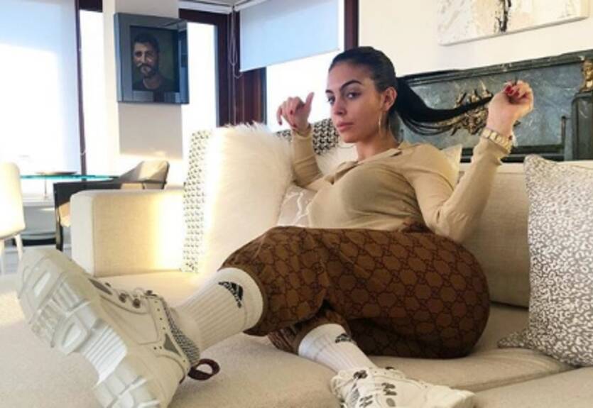 Подруга Роналду удивила соблазнительным фото из спортзала Подруга Роналду удивила соблазнительным фото из спортзала