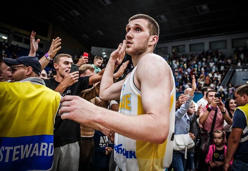 Михайлюк призвал болельщиков поддержать сборную Украины в решающем матче отбора на ЧМ-2019