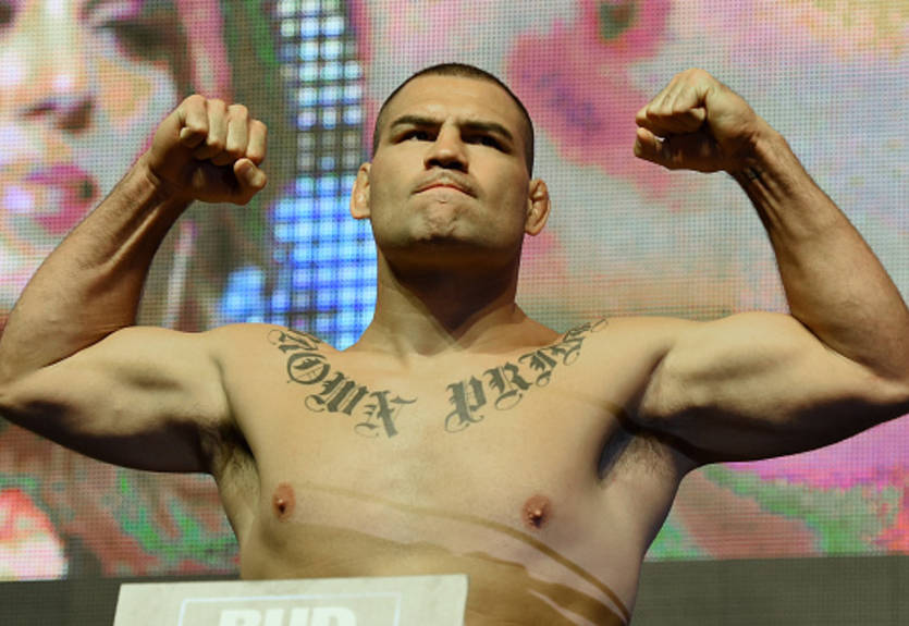 Веласкес за 26 секунд боя с Нганну заработал 450 тысяч долларов