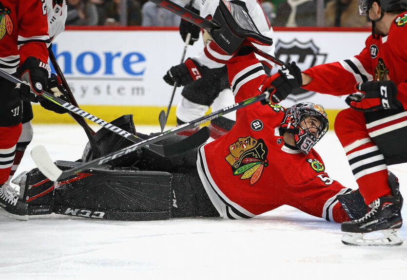 НХЛ: Чикаго разгромил Аризону, Колорадо дома уступил Каролине НХЛ: Чикаго разгромил Аризону, Колорадо дома уступил Каролине