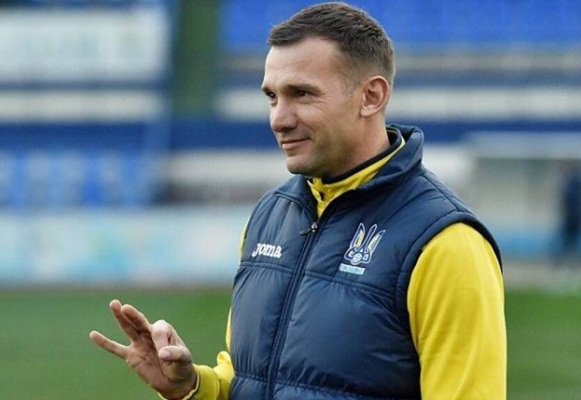 Стало известно, что Шевченко показывал Суркису на зубочистках во время матча с Челси