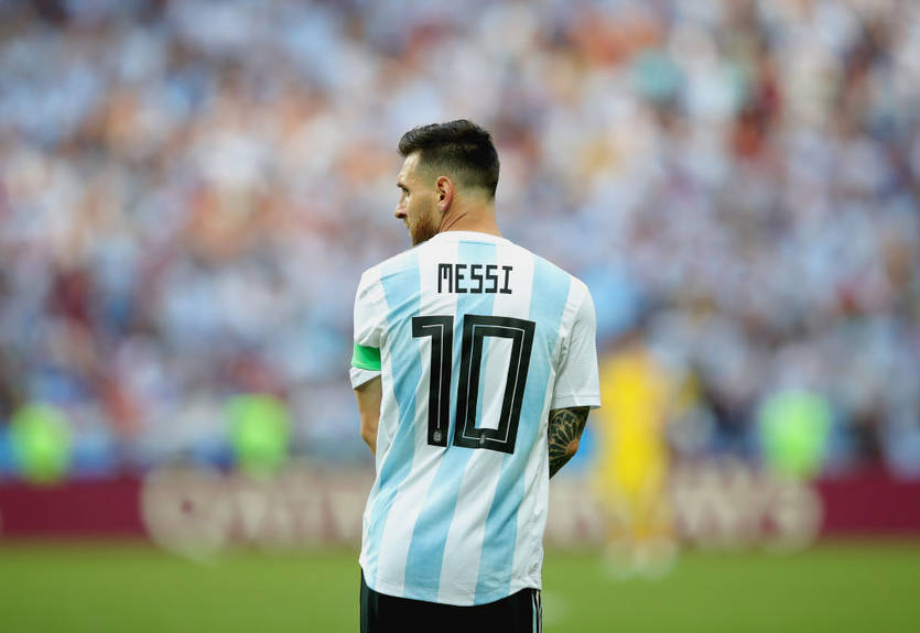 Легенда снова в деле: Месси показал новую форму сборной Аргентины Легенда снова в деле: Месси показал новую форму сборной Аргентины