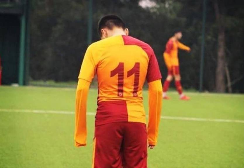 Игрок детской команды Галатасарая умышленно не забил пенальти Игрок детской команды Галатасарая умышленно не забил пенальти