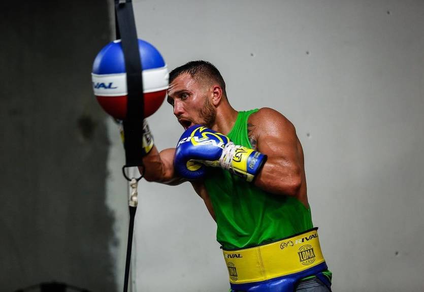 Кролла: Ломаченко выматывает соперников, заставляя их думать