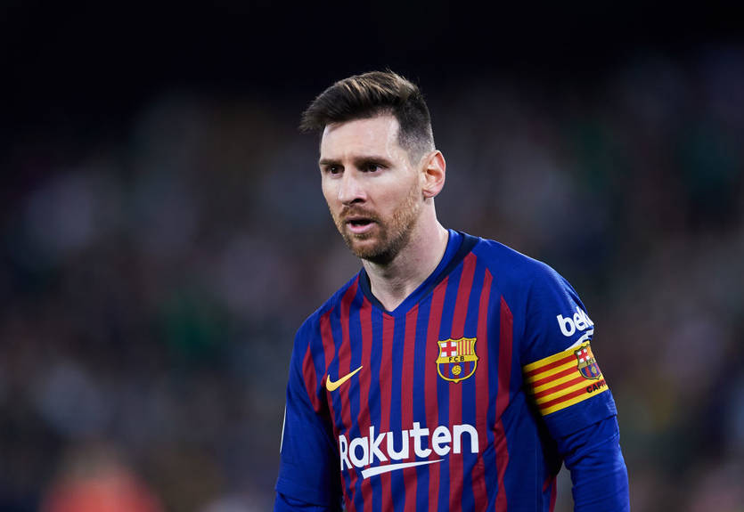 Месси обошел Иньесту по количеству матчей за Барселону