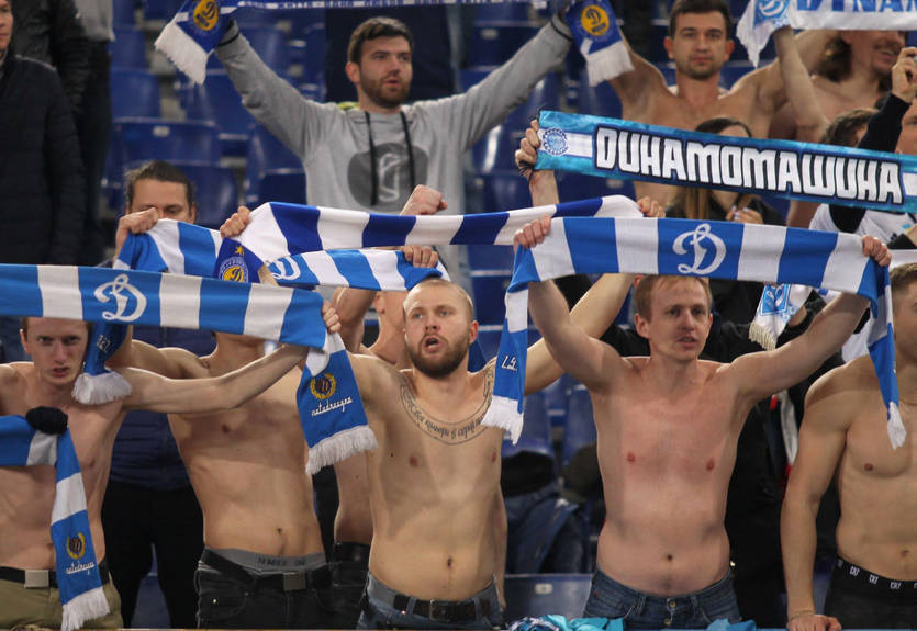 УЕФА наказал Динамо за поведение фанатов в матче с Олимпиакосом
