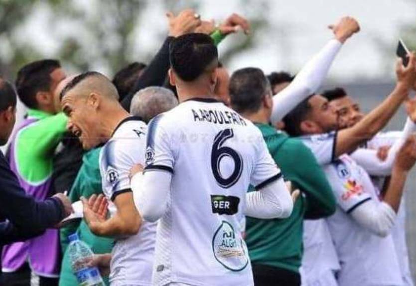 Игрок в стиле Тотти отпраздновал гол командым селфи и "привез" пенальти