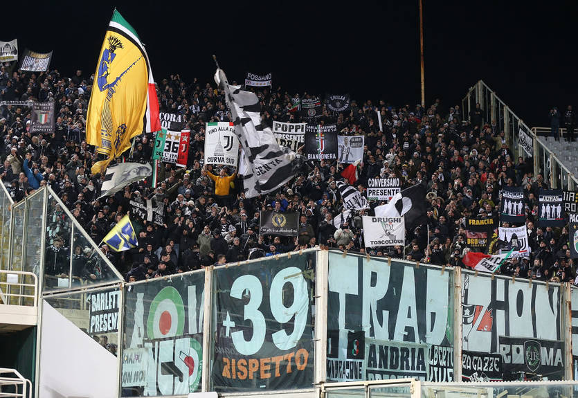 В Амстердаме арестовали более 100 фанатов Ювентуса с ножами и дубинками