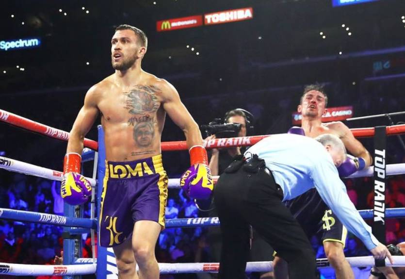 Ломаченко - Кролла: видео нокдауна в третьем раунде, после которого судья должен был остановить бой Ломаченко - Кролла: видео нокдауна в третьем раунде, после которого судья должен был остановить бой