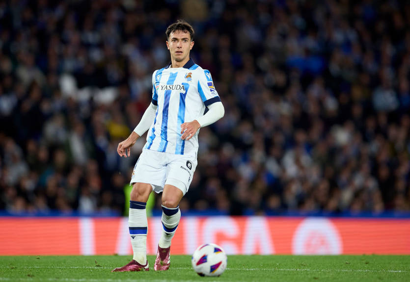 Барселона и еще пару клубов из Европы поспорить за хавбека сборной Испании