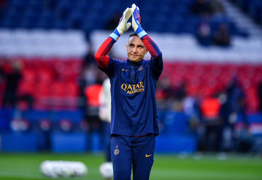 Тренер ПСЖ попал в неловкую ситуацию, которая связана с уходом одного из игроков