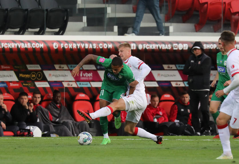 Кривбасс минимально проиграл Полесью в матче, который длился два дня