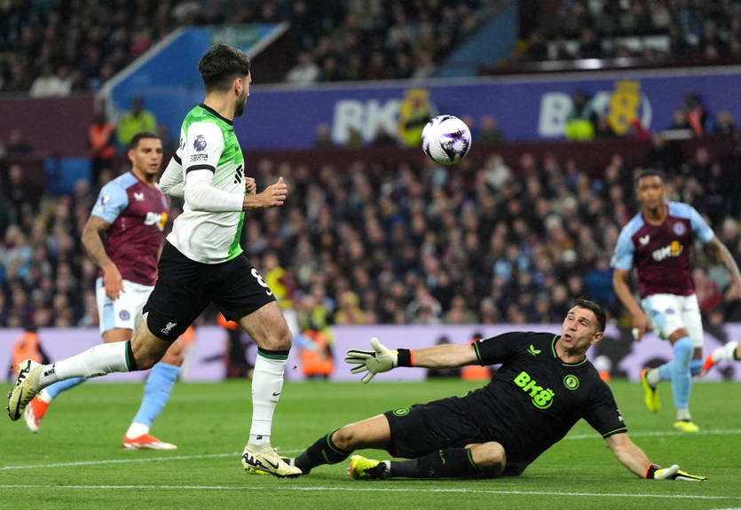 Астон Вилла и Ливерпуль в сумасшедшей голевой перестрелке так и не выявили победителя