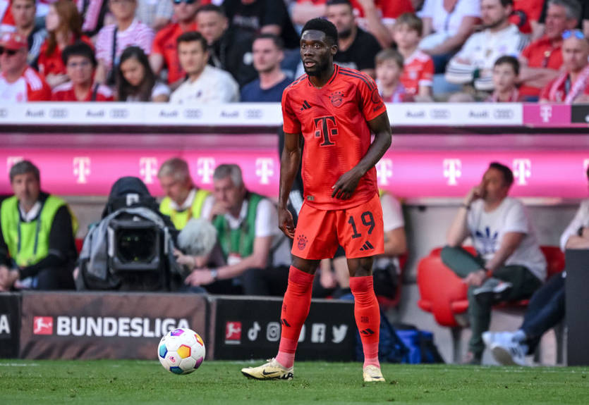 Анчелотти определился с судьбой крайних защитников на фоне подписания Дэвиса