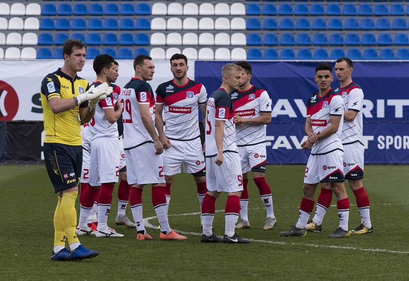 Видео шедевра Калитвинцева со штрафного, который может стать лучшим голом сезона Видео шедевра Калитвинцева со штрафного, который может стать лучшим голом сезона