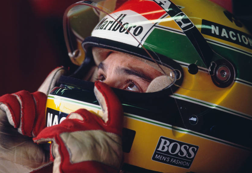 МакЛарен представил специальную ливрею в честь Сенны для Гран-при Монако МакЛарен представил специальную ливрею в честь Сенны для Гран-при Монако