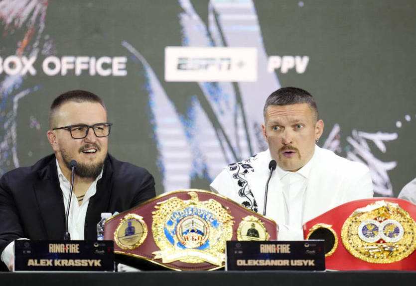"Будемо просити про виняток": Промоутер Усика підтвердив наміри зберегти титул IBF