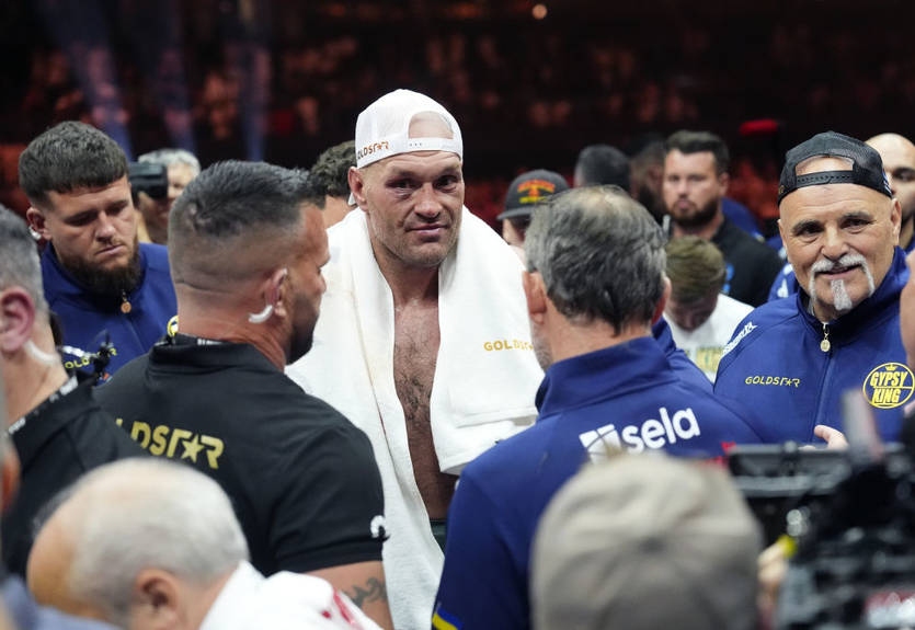 "Постоянно кричит и несет всякую чушь": Экс-чемпион нашел виновного в поражении Фьюри от Усика