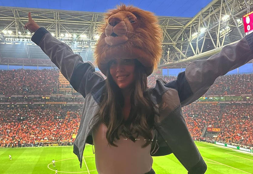 С сигарой и золотой медалью: Жена Икарди пафосно отпраздновала чемпионство Галатасарая