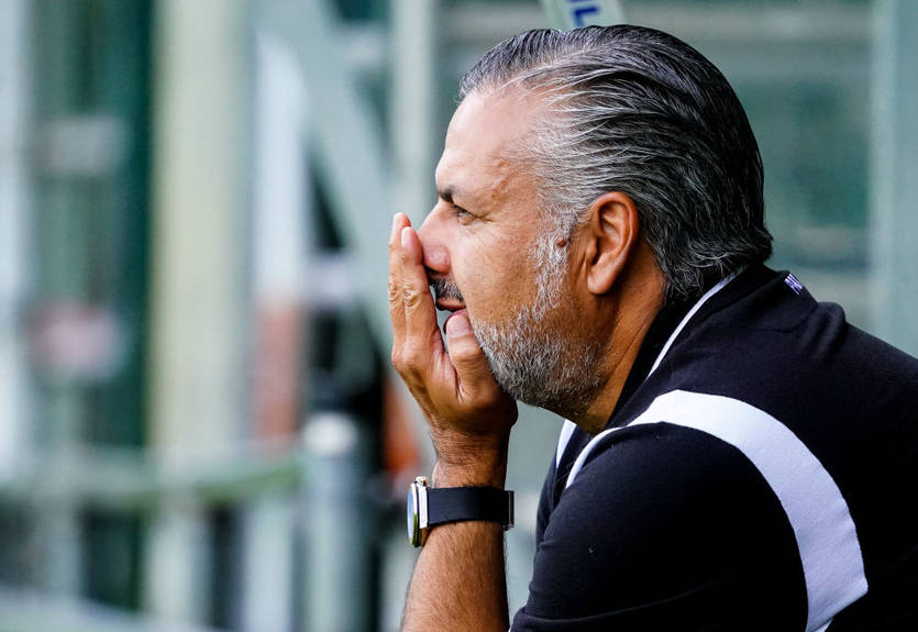 В автомобиль бывшего спортдира Шахтера выпустили 7 пуль