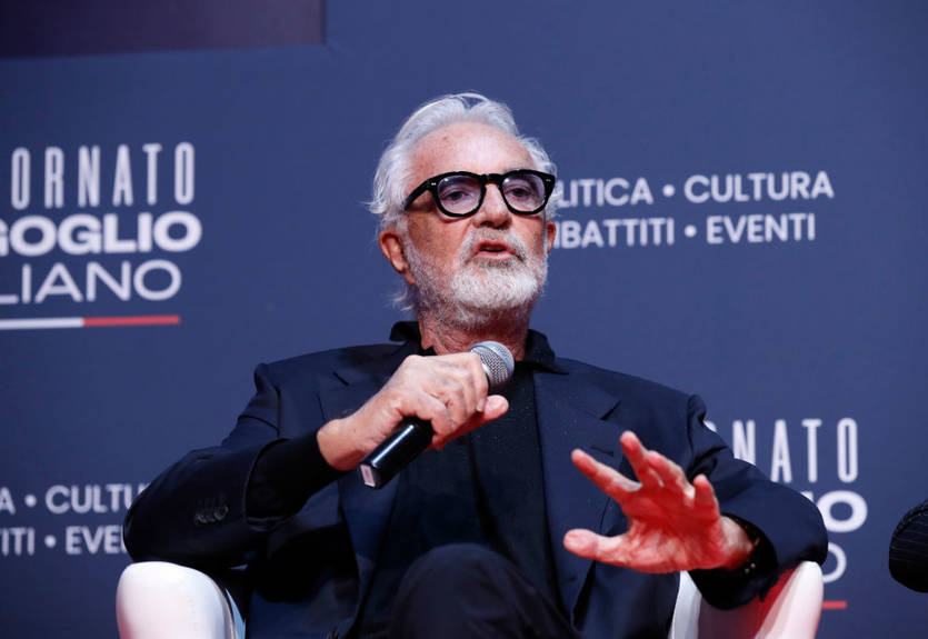 Скандальный менеджер, который привел Рено к двум победам, вернется во французскую команду