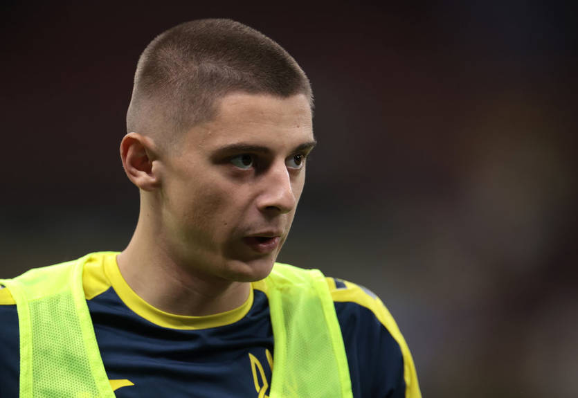 Миколенко тренируется по индивидуальной программе в расположении сборной Украины Миколенко тренируется по индивидуальной программе в расположении сборной Украины