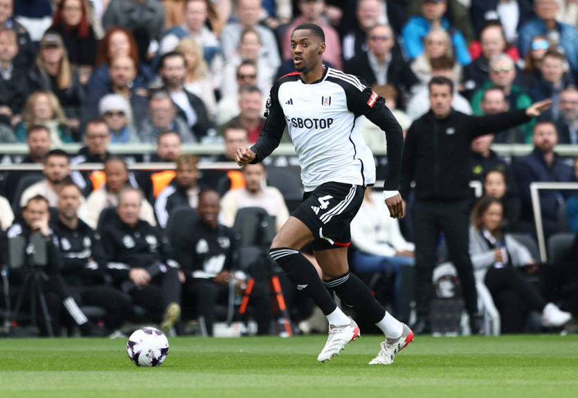 Челсі безкоштовно підпише англійського захисника