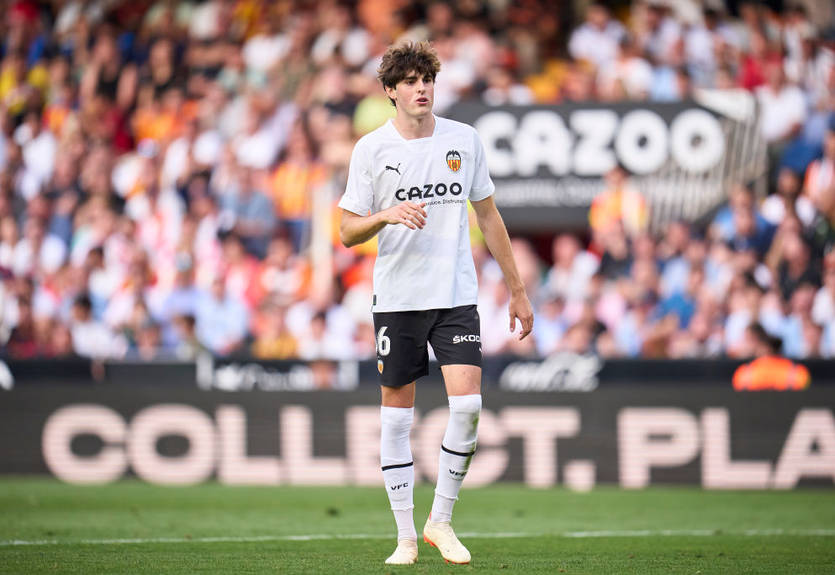 Барселона постарается летом подписать одноклубника Яремчука