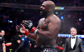 Джонс потроллил Махачева за невзрачную победу над Порье