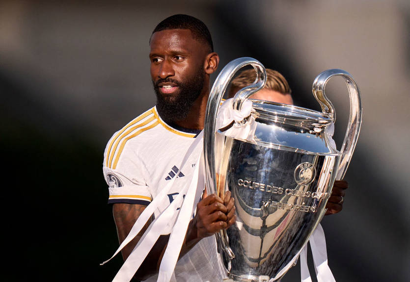 "Сумасшедший": Защитник Реала устроил странное празднование победы в Лиге чемпионов