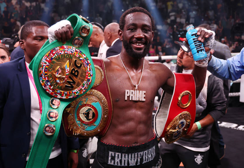 Усик назвал победителя боя Альварес – Кроуфорд