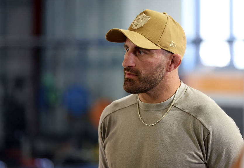 Колишній чемпіон UFC погодився замінити Макгрегора у бою з Чендлером