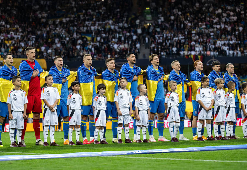 Довбик і Сидорчук потрапили до стартового складу України на матч із Польщею Довбик і Сидорчук потрапили до стартового складу України на матч із Польщею