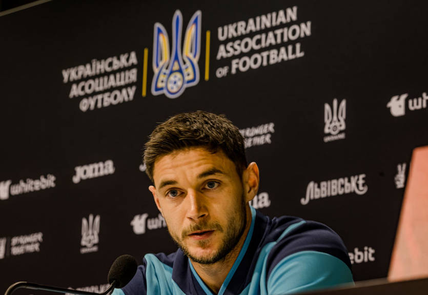 "Легко быть популистом": Форвард сборной Украины рассказал, готов ли он взять оружие в руки