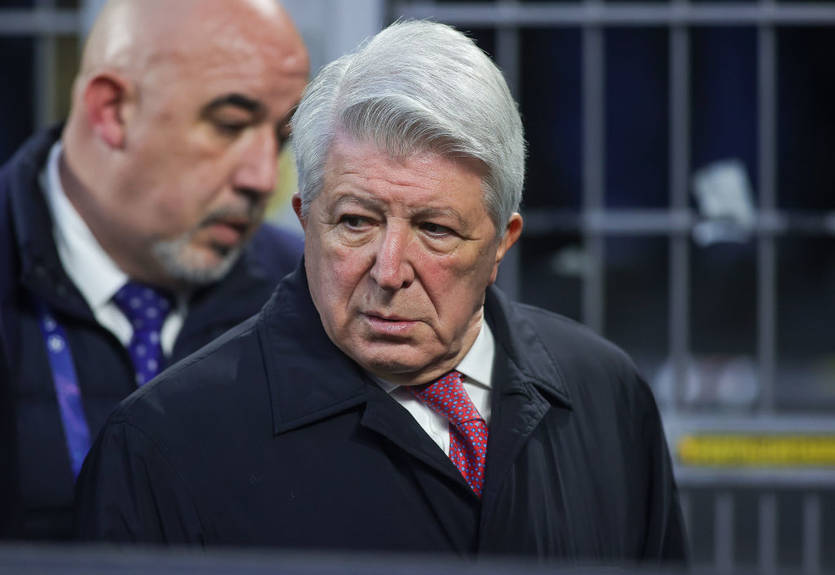 Президент Атлетико опроверг новости об интересе к форварду Манчестер Сити