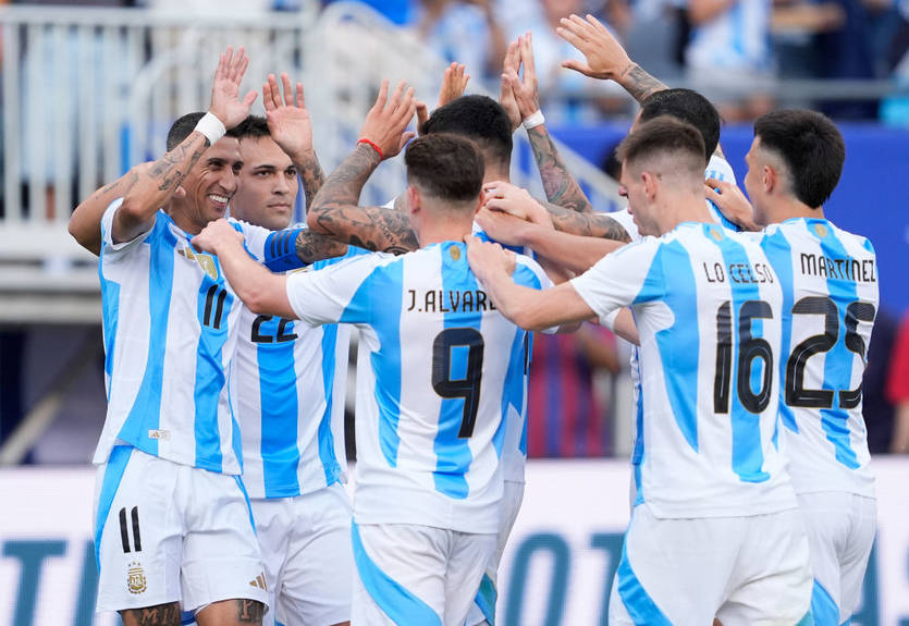 Аргентина с Месси и победным голом Ди Марии обыграла Эквадор