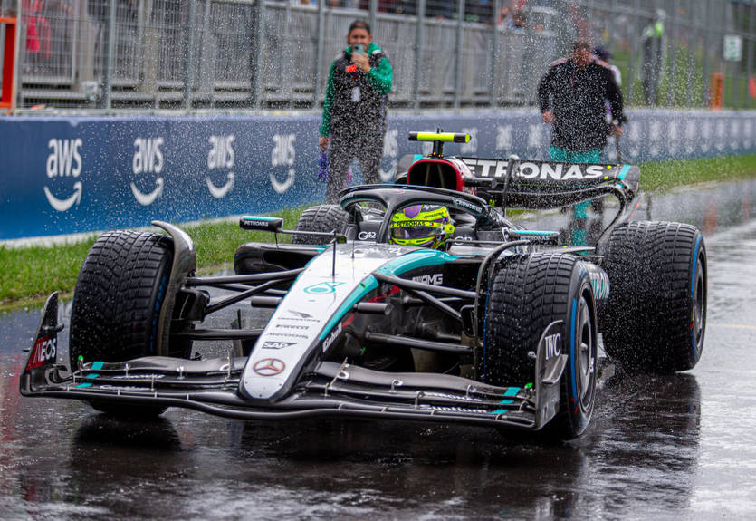 Ред Булл подал запрос в ФИА на исследование потенциально нелегального антикрыла Мерседес Ред Булл подал запрос в ФИА на исследование потенциально нелегального антикрыла Мерседес