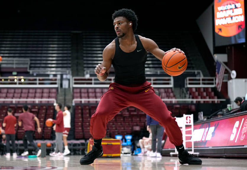 Бронни Джеймс провел тренировку с Лейкерс Бронни Джеймс провел тренировку с Лейкерс