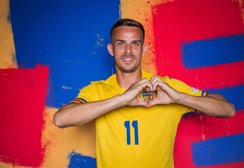 Защитник Румынии: Мы должны вдвоем, втроем прессинговать украинцев, чтобы не давать им шансов