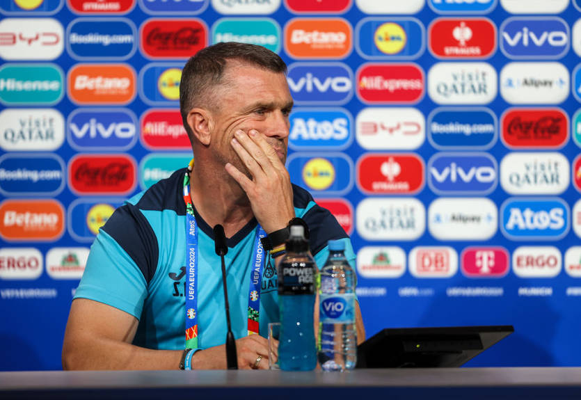 "Не знаю, почему нас называют одним из фаворитов группы": Ребров - о старте на Евро-2024