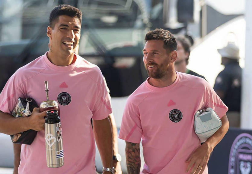 Месси и Суарес выиграли пари в матче в падел