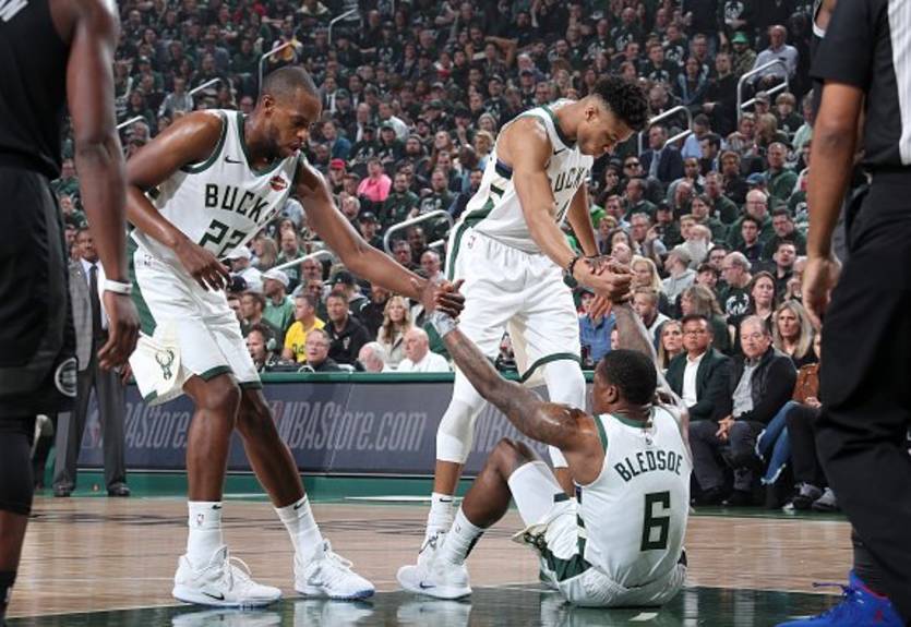 Плей-офф НБА: Детройт без Михайлюка проиграл второй матч Милуоки