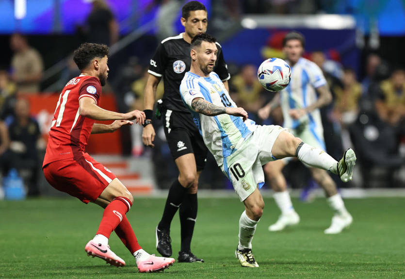 Аргентина стартовала на Копа Америка с победы над Канадой