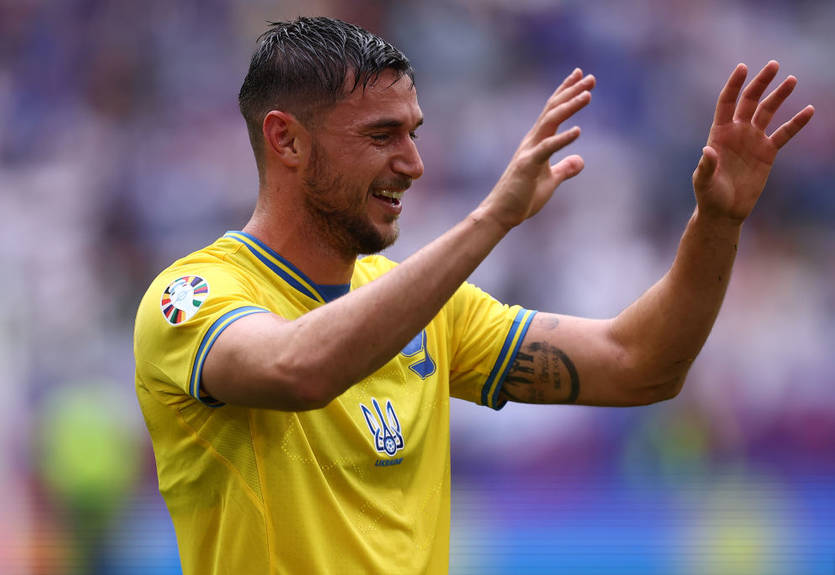 Яремчук: Перед матчем общались с Владимиром Зеленским, он нас замотивировал Яремчук: Перед матчем общались с Владимиром Зеленским, он нас замотивировал