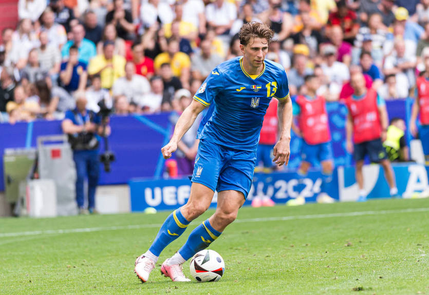 Забарний догравав гру з Румунією з травмою - журналіст