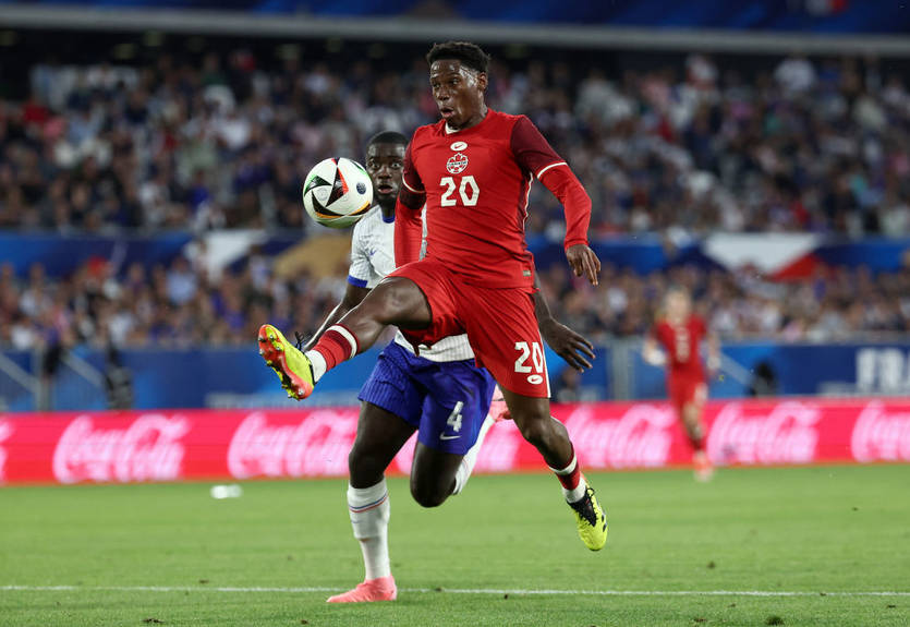 Челсі веде переговори про трансфер форварда збірної Канади