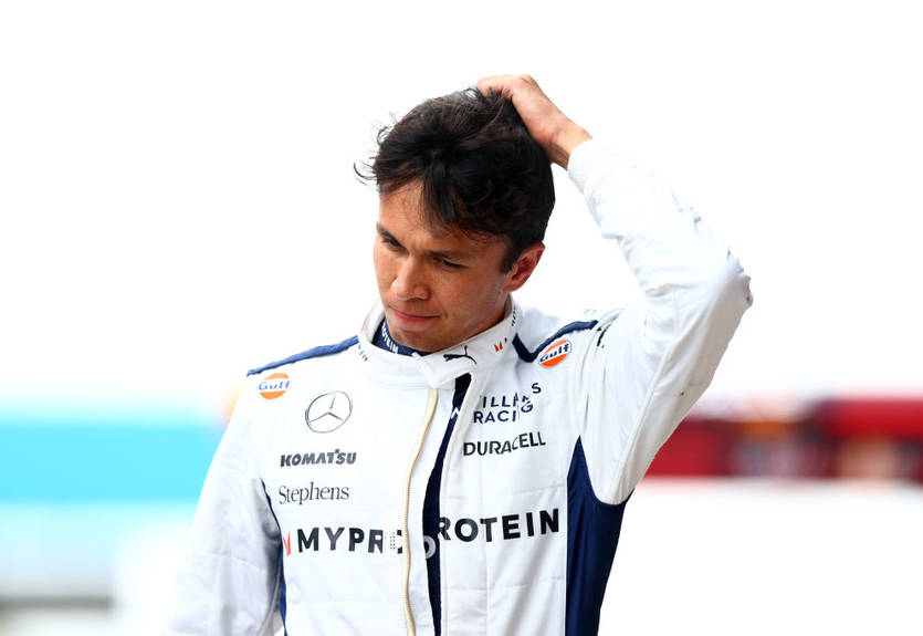 Пилот Уильямс стартует с пит-лейн на Гран-при Испании Пилот Уильямс стартует с пит-лейн на Гран-при Испании