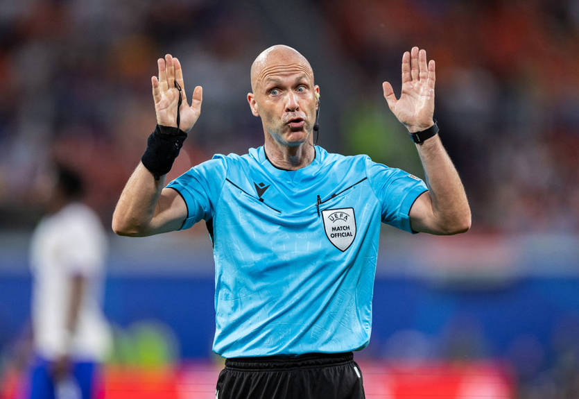 Матч Україна - Бельгія обслужить арбітр, який двічі за кар'єру видаляв Тараса Степаненка Матч Україна - Бельгія обслужить арбітр, який двічі за кар'єру видаляв Тараса Степаненка